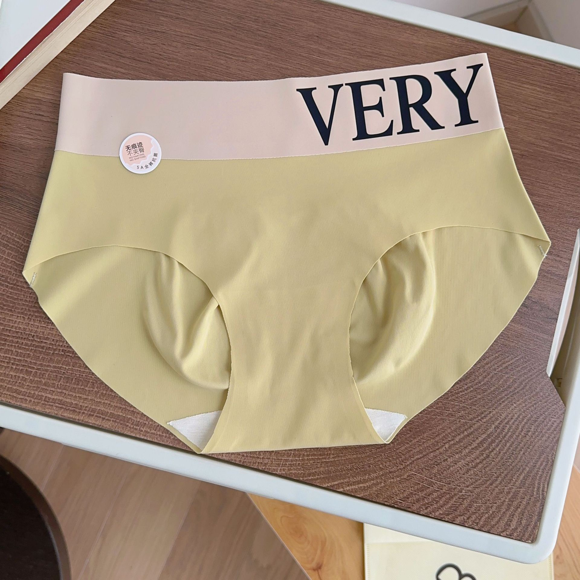 Quần Lót Nữ Năng Động