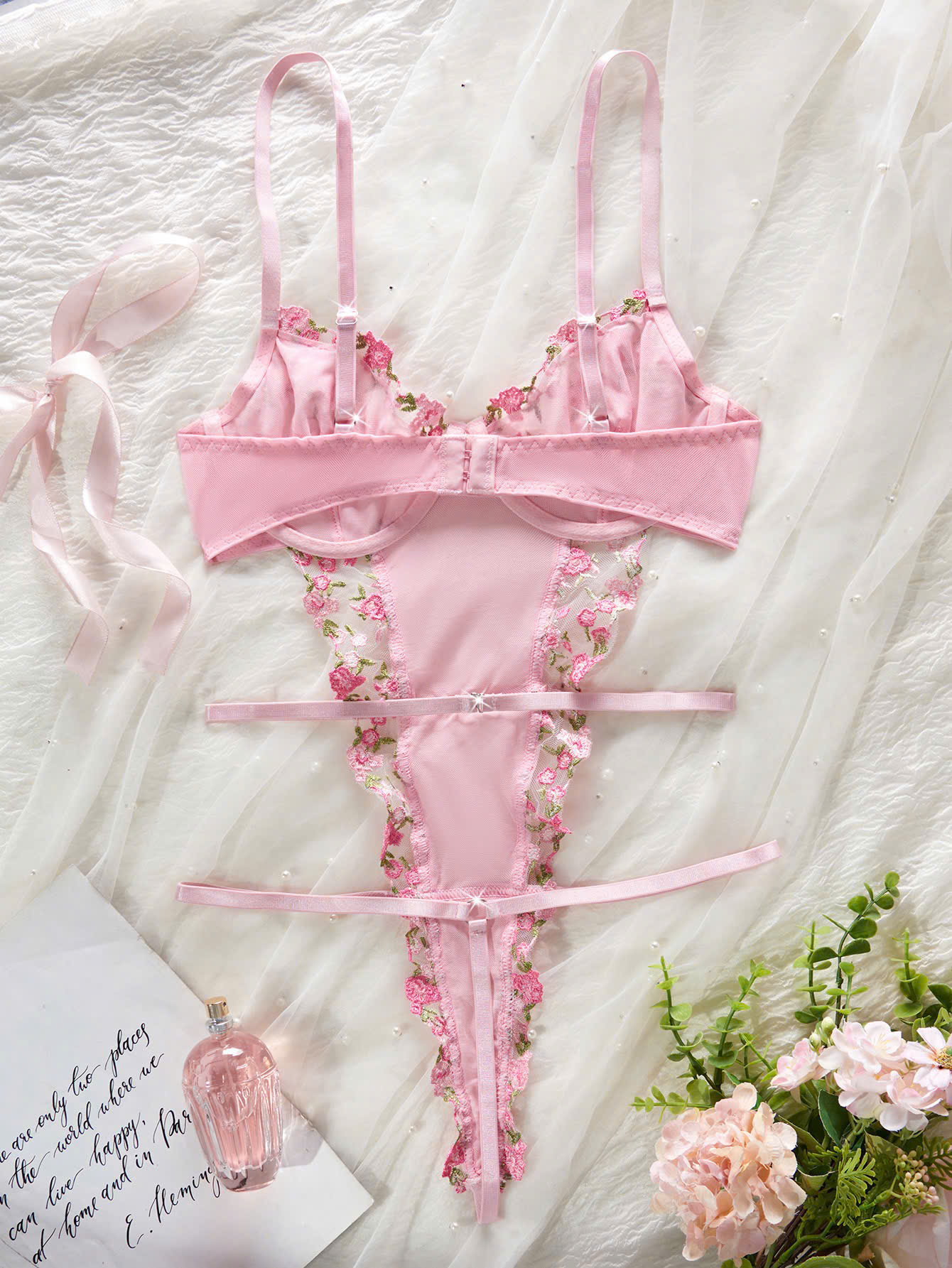 Bộ Bodysuit Ren Hoa Hồng Nhỏ