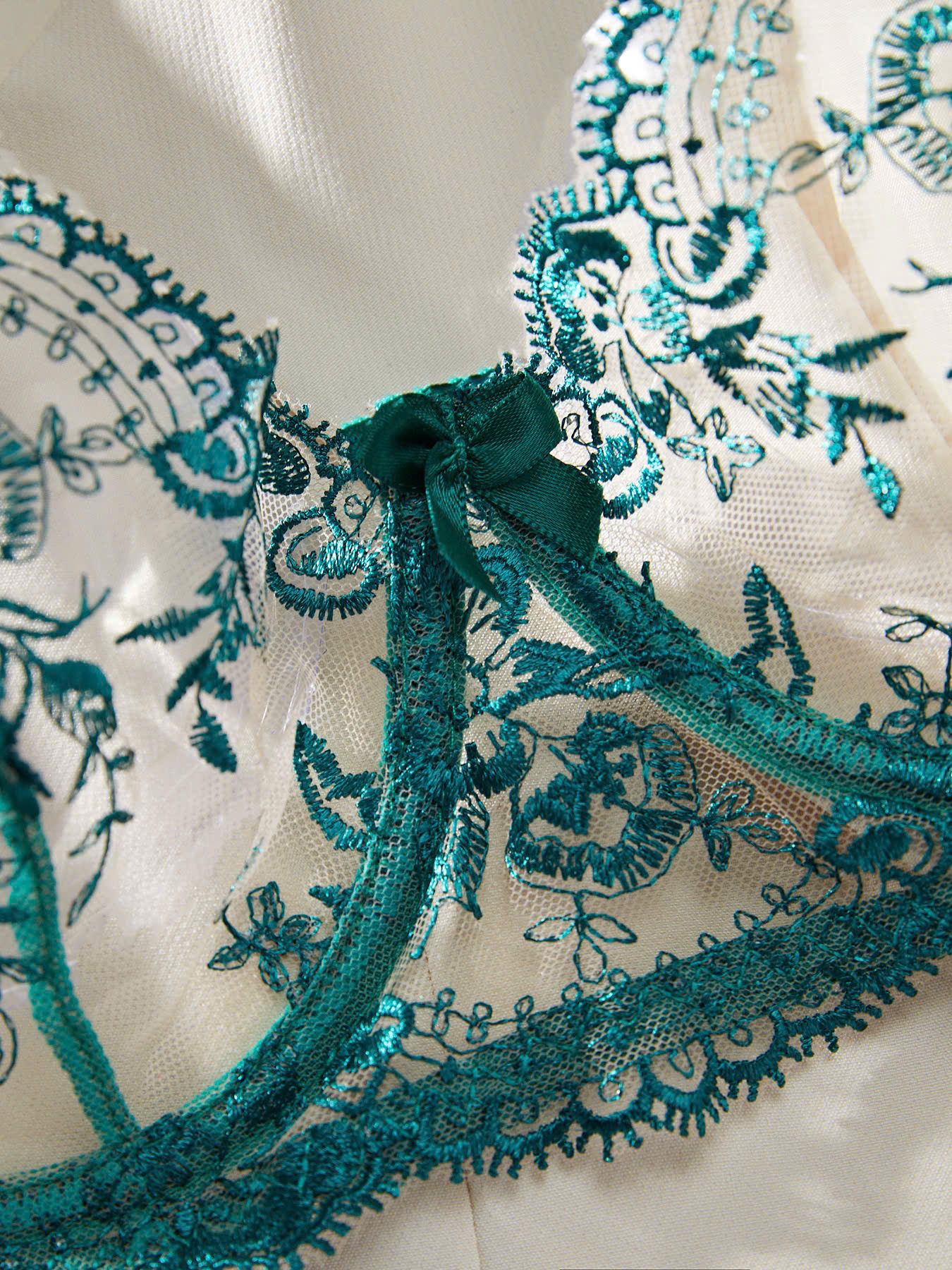 Bộ Bra Nữ Ren Tôn Dáng