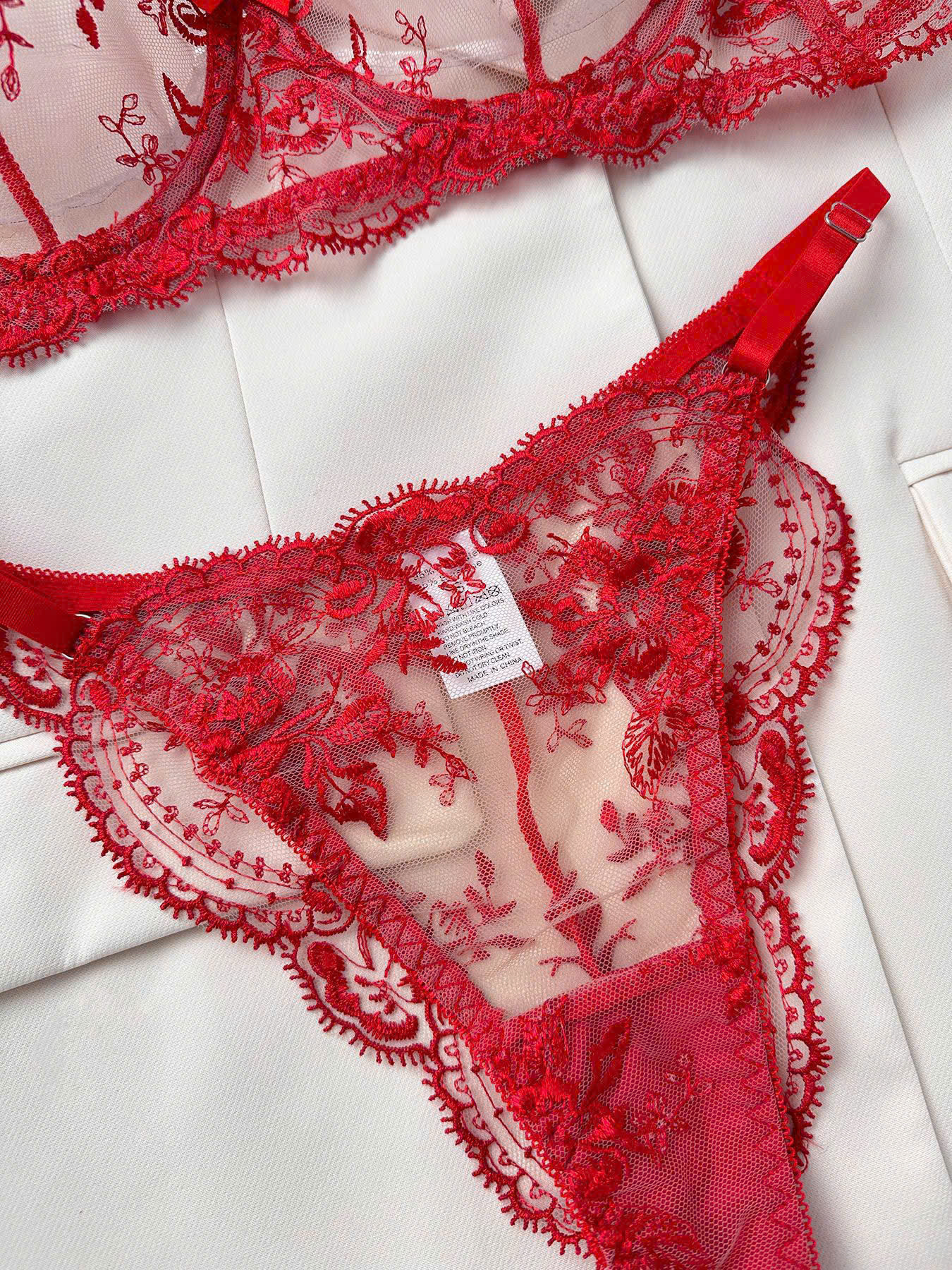 Bộ Bra Nữ Ren Tôn Dáng