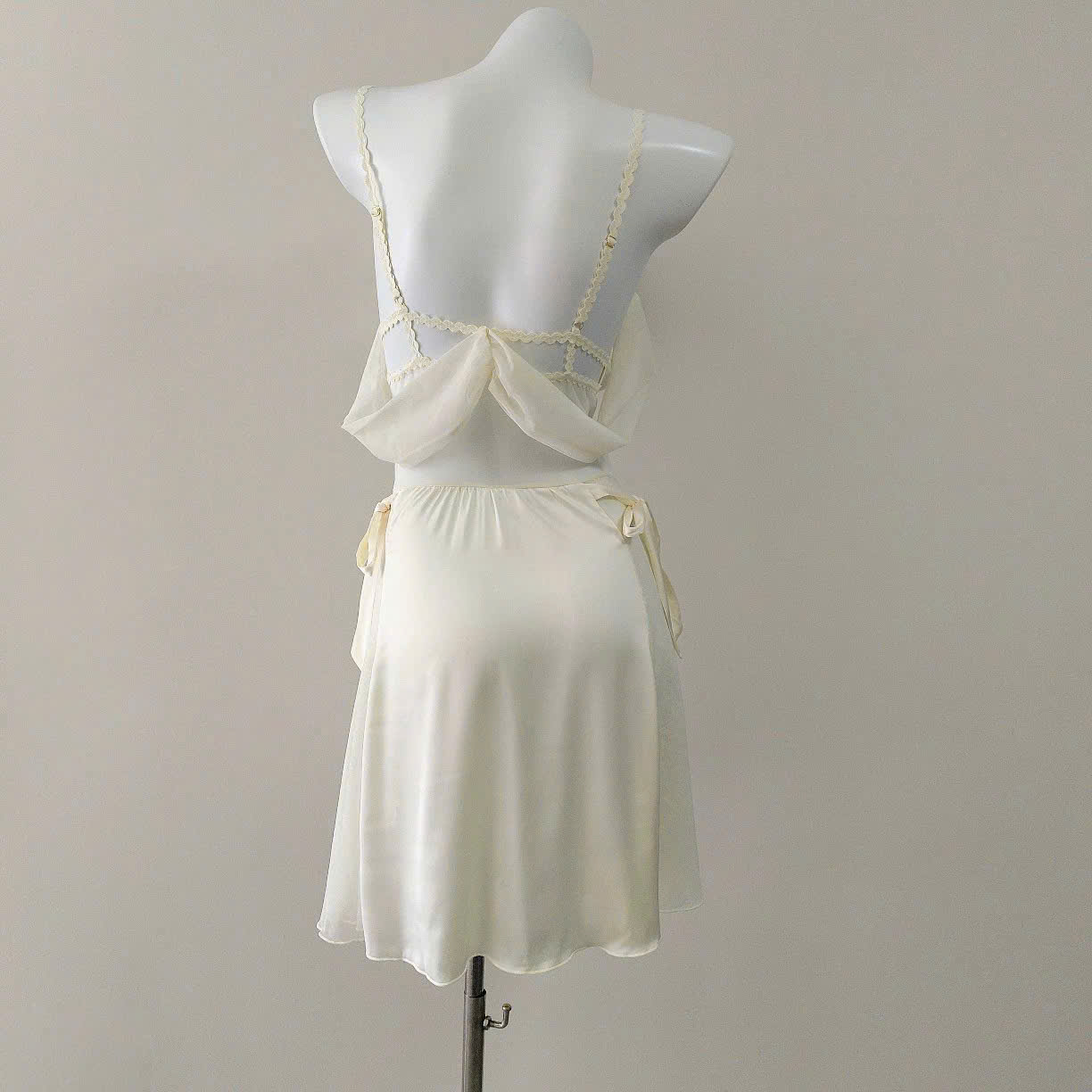 Váy Ngủ Lụa Thanh Lịch