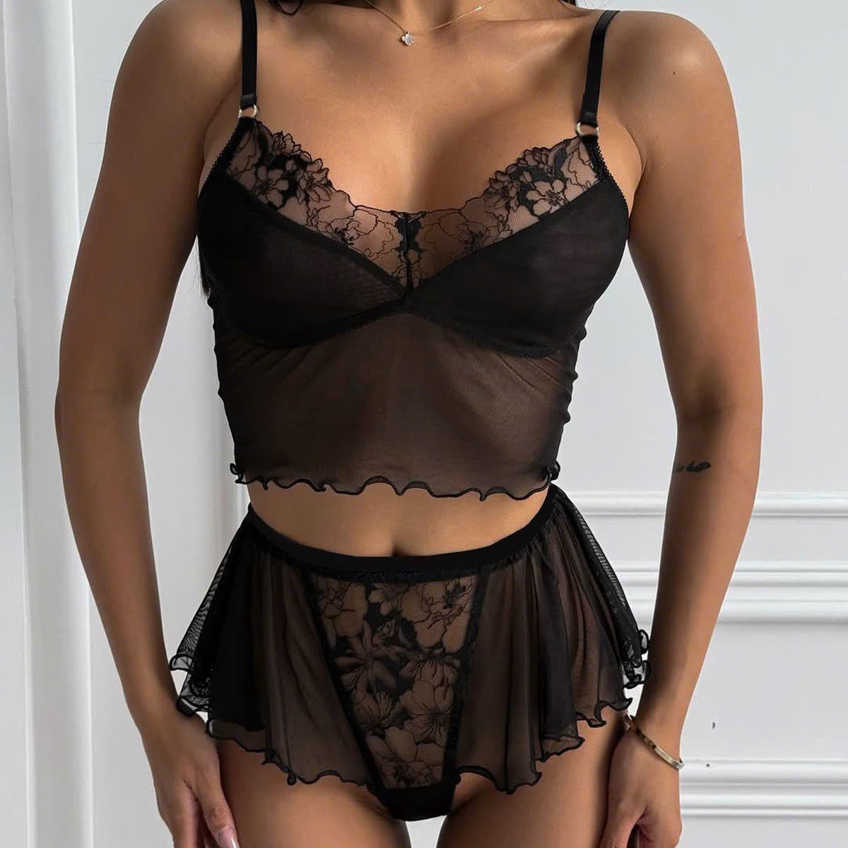 Bộ Đồ Ngủ Phối Ren Quyến Rũ