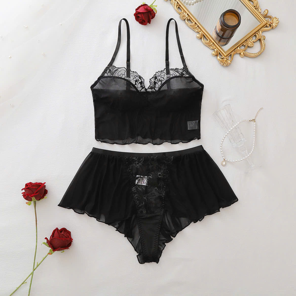 Bộ Đồ Ngủ Phối Ren Quyến Rũ