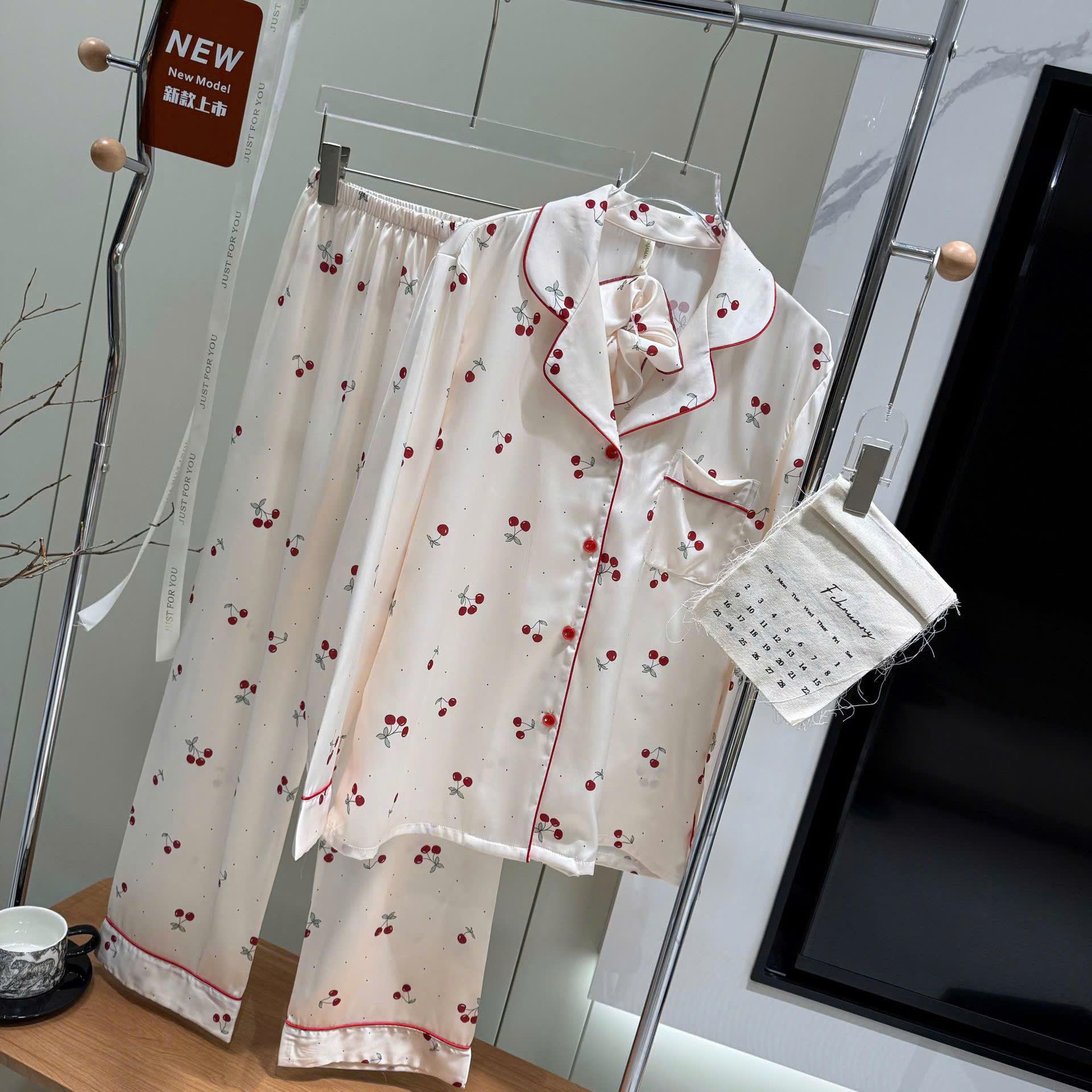 Bộ Pyjama Cherry Nữ Tính