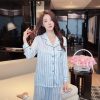 Bộ Pyjama Sọc Họa Tiết Cá Heo