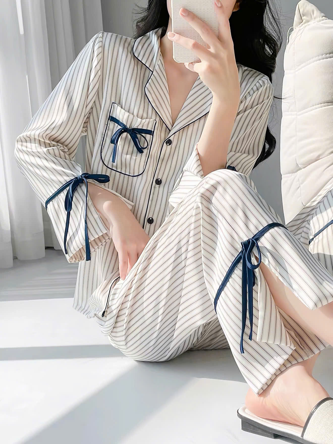 Bộ Pyjama Sọc Thanh Lịch