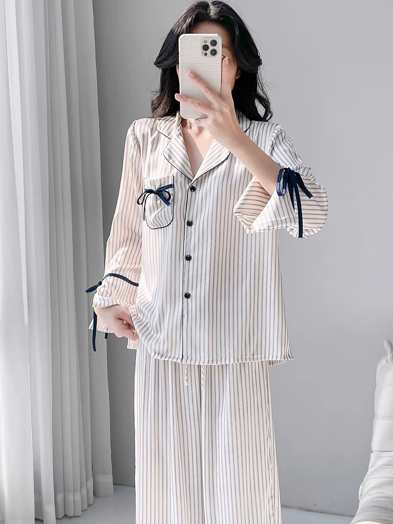 Bộ Pyjama Sọc Thanh Lịch